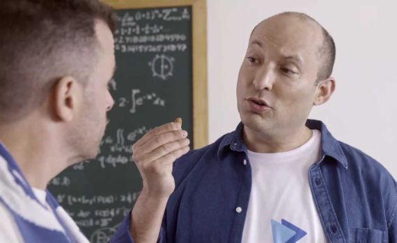 בנט משחק בסרטון חדש: מה זה הימין החדש? צפו