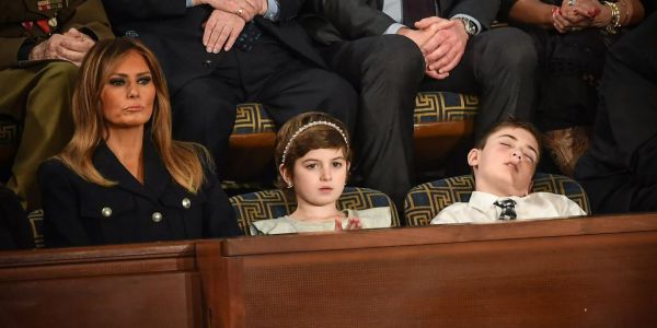 משעשע: נרדם בנאום של טראמפ והפך לכוכב רשת