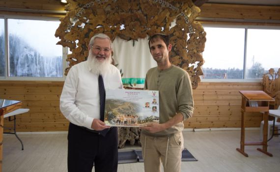 סגן שר הביטחון היוצא הרב בן דהן קיבל תעודת הוקרה