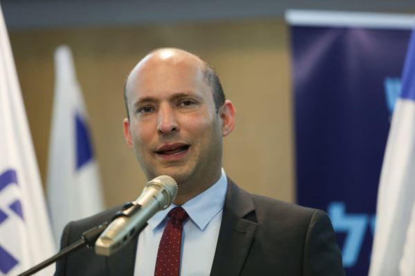 השרים תוקפים את בנט, כחלון: "מחליש את ישראל"