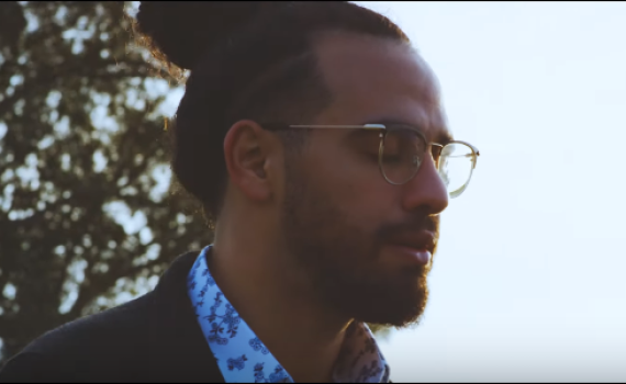 פותח את הלב: בניה ברבי משיק קליפ מרגש• צפו