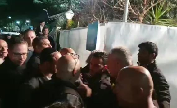 בלאגן בליכוד: האולם נסגר, העיתונאים נשארו בחוץ. צפו