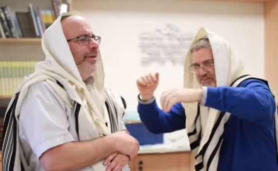 צפו: תלמידי ורבני הישיבה במשאפ מדליק לפורים