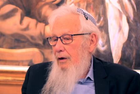 הפרופ' הסרוג מגלה לאיזו מפלגה הוא יצביע ולמה. צפו