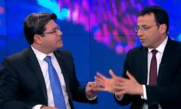 עימות בין דרוקר לאקוניס: 'אתה מתחנף לנתניהו': צפו