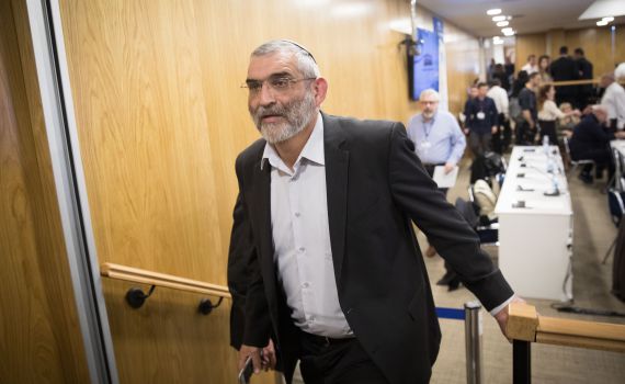 במשטרה בוחנים חקירה נגד בן ארי, במפלגתו תוקפים