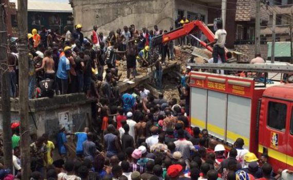 ניגריה: עשרות לכודים בקריסת בניין, בהם ילדים