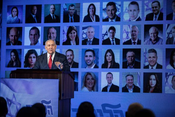 סקר: גנץ ולפיד ממשיכים להוביל, אך רוב לגוש הימין