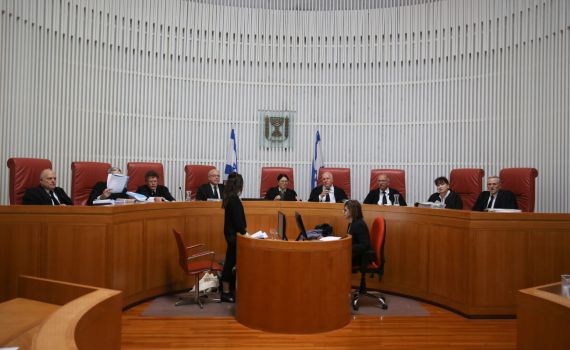 כמה שופטים תמנה הממשלה? זו הסיבה למאבק