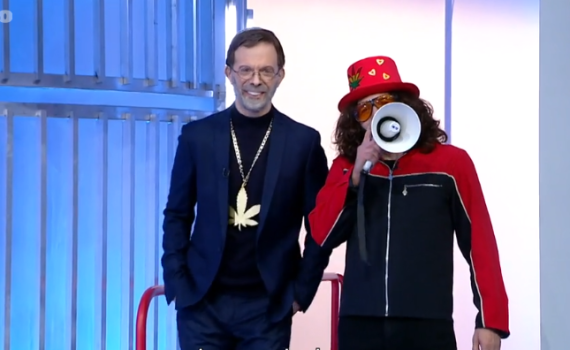 קורע: כשמשה פייגלין הגיע ל"ארץ נהדרת"• צפו