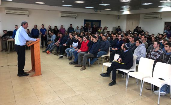 הרב פרץ במכינה בעלי: למה נכנסתי לפוליטיקה?