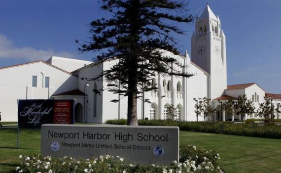 אנטישמיות בקליפורניה: צלבי קרס נתלו בבית ספר