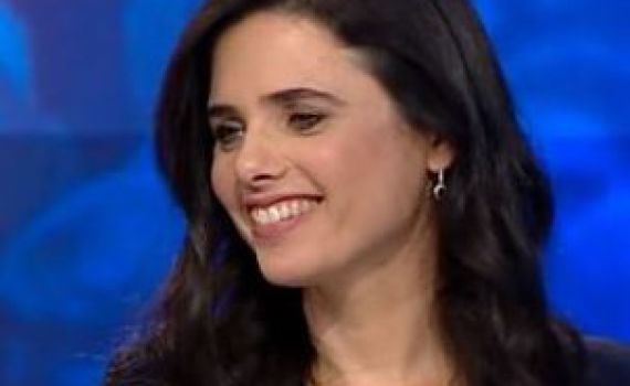 צפו: איילת שקד בסטנדאפ בחירות קורע