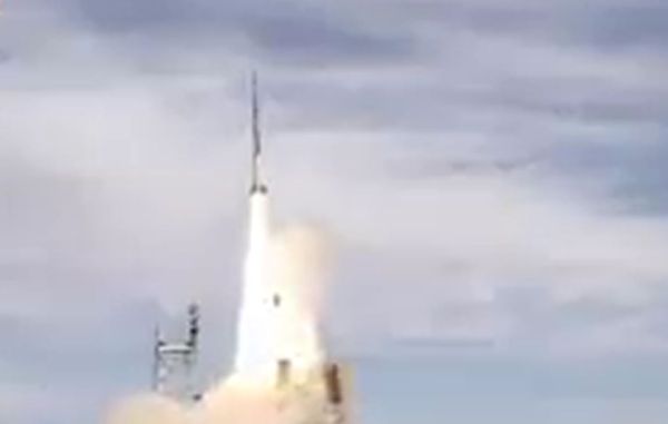 צפו: ניסוי מוצלח במערכת יירוט טילים "שרביט קסמים"