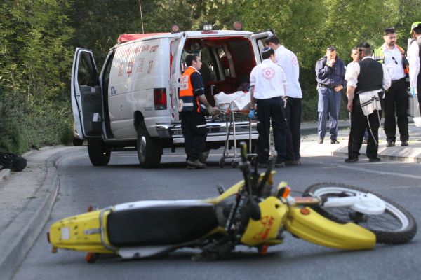 חשד לפגע וברח בת"א: עו"ד מוכר נפגע שרכב על אופניו