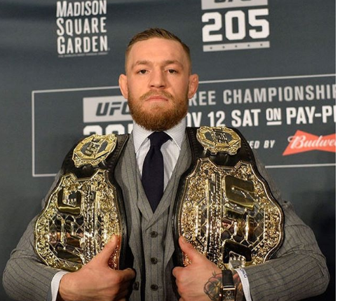 ממשיך להסתבך:  מקגרגור ריסק טלפון למעריץ ונעצר