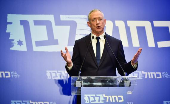 גנץ תוקף את נתניהו: "בגין היה מדיח אותו מהליכוד"