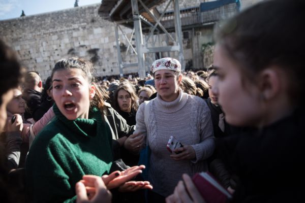 קו תלונות נפתח נגד אלימות הרפורמיות בכותל