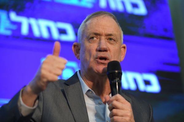 סקר: גנץ פותח פער; בנט מתחזק, איחוד הימין נחלש