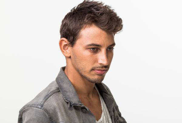 החלמה מהירה: הזמר לירן דנינו נפצע במהלך הופעה