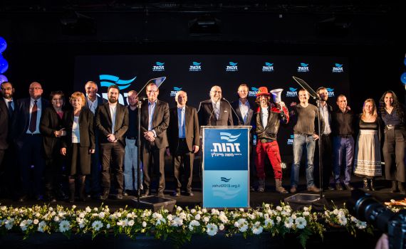 ירון דקל התלווה לפייגלין שהפך תקווה למעשנים ירוק