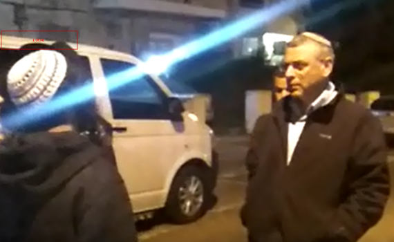 צעקות וקללות לעבר הרב בני לאו "אנטישמי, ארור"