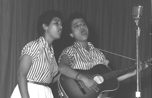 נפרדים מיונה עטרי: פלייליסט זיכרון מרגש• צפו