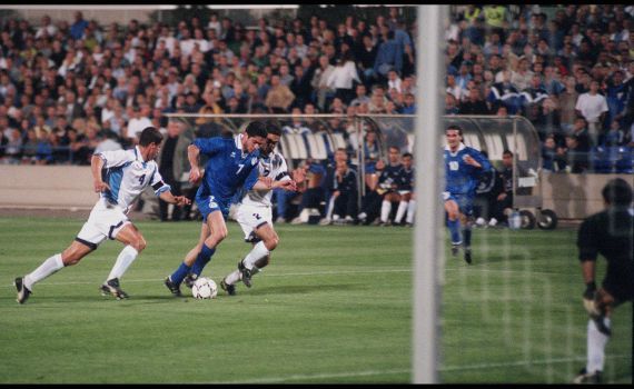 מהארכיון: כשישראל חטפה מאוסטריה בדקה ה-90'