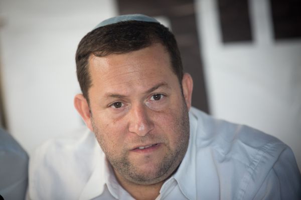 יוסי דגן נגד נתניהו: "מתבייש בממשלה שלי"