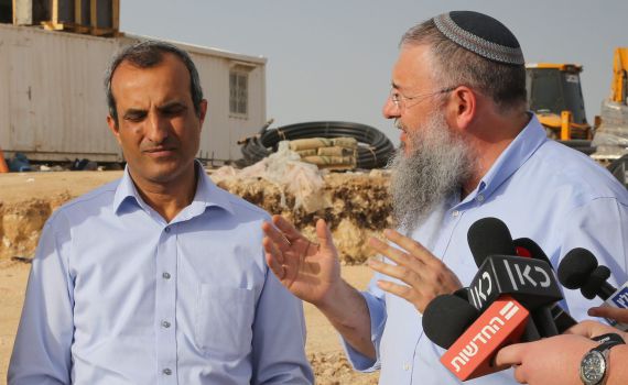 ראשי רשויות ביו"ש: "גנץ ולפיד ימיטו עלינו חורבן"