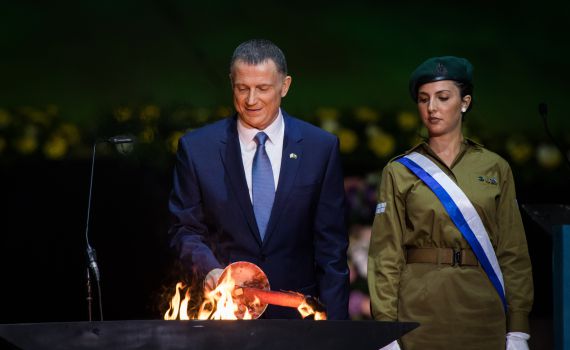 אלו המנחים המתחזקים שנבחרו לטקס המשואות