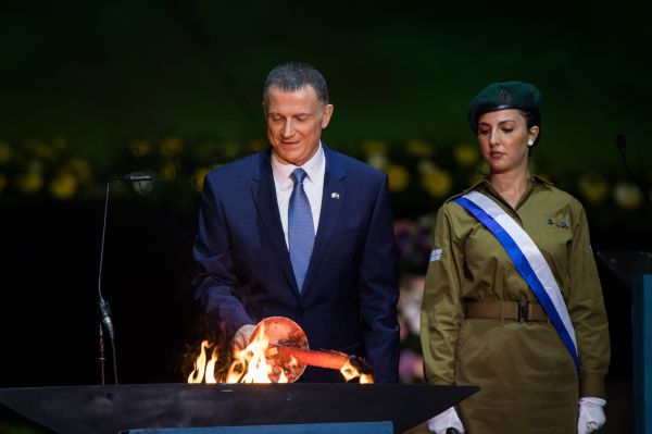 אלו המנחים המתחזקים שנבחרו לטקס המשואות