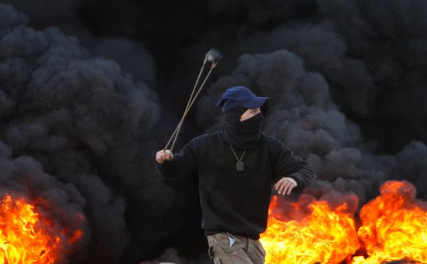 הפרות סדר בעזה: מטעני חבלה הושלכו מעבר לגדר