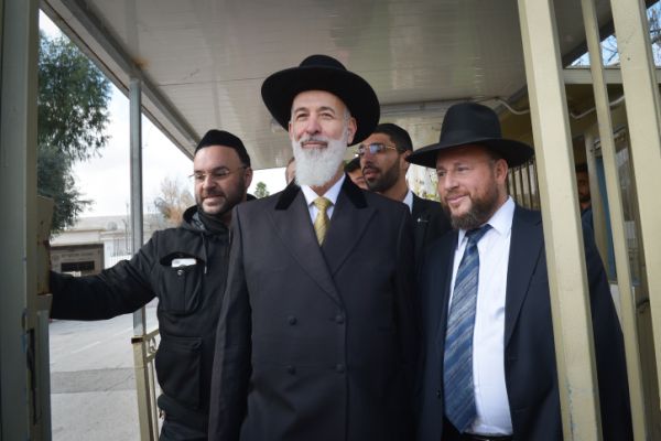 הרב הראשי לשעבר יונה מצגר שוחרר מהכלא