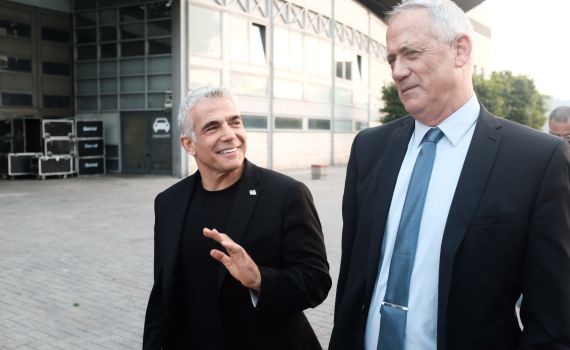 יו"ר הפורום החילוני חושש מהכיפה השקופה של גנץ