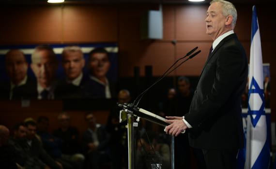 התגובה המוזרה של גנץ לשאלת כתב התאגיד