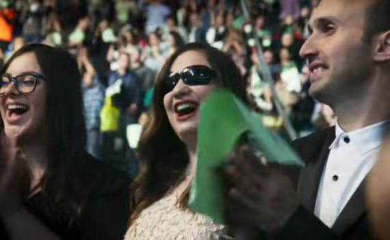 צפו: שלוה סטפן וקולולם במחווה מרגשת למאיר בנאי ז"ל