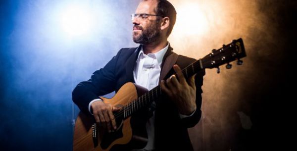 צפו: אהרן רזאל משיק קליפ מרהיב