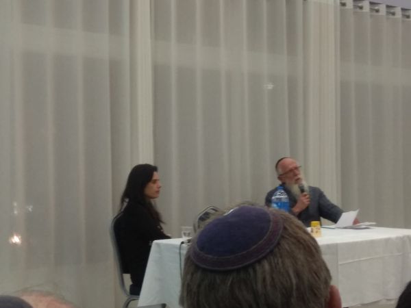 הרב מדן בנוכחות שקד: "עדיף להצביע לבית היהודי"