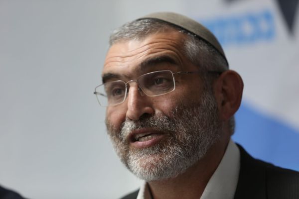 בן ארי על הפסילה: "חונטה משפטית לקחה את השלטון"