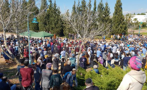 "שר וגדול נפל בישראל" – לזכר הרב אחיעד אטינגר