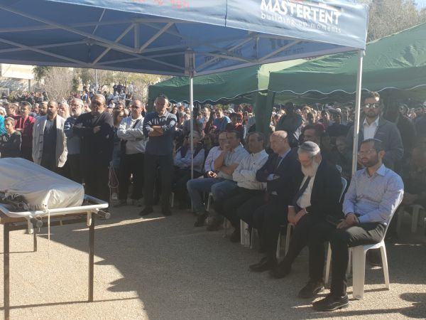 אלפים ליוו למנוחות את הרב אחיעד אטינגר הי"ד