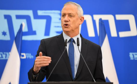 בכחול לבן מגיבים לנתניהו: "למה קבלת 16 מיל' ש"ח?"