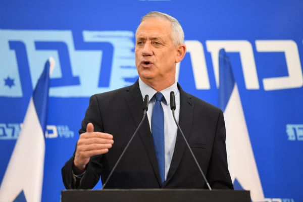 בכחול לבן מגיבים לנתניהו: "למה קבלת 16 מיל' ש"ח?"