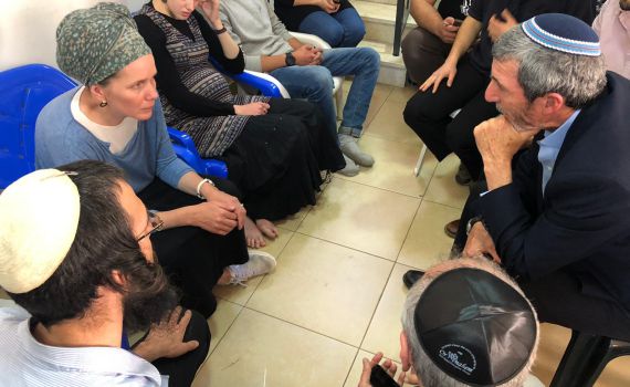 הרב פרץ על הרב אטינגר: "בזכותו המדינה מתקיימת"