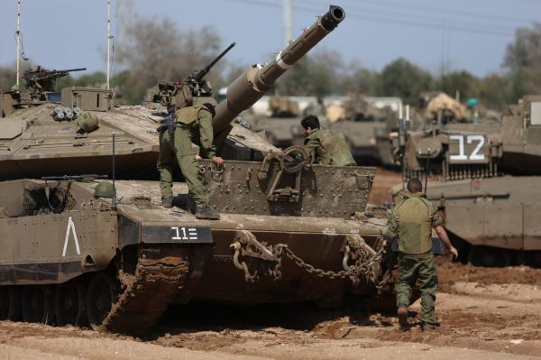 גלריה: הדרום חוזר לשגרה, צה"ל נערך לתקיפה