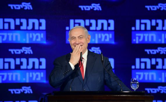 סקר מנדטים: הפער בין גנץ לנתניהו נמחק; ליברמן, לוי וכחלון עוברים