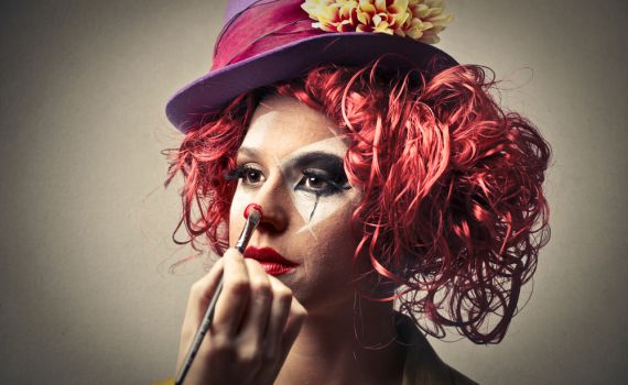 התחפשתם? כך תסירו את האיפור בלי להזיק לפנים