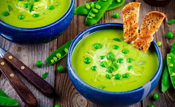 בדיוק שהגשם חזר: מתכון למרק אפונה שתמיד מצליח