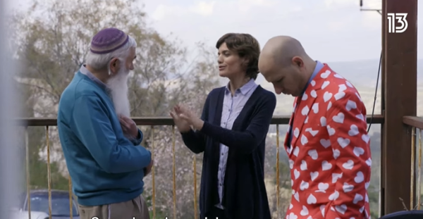 צפו: חנוך דאום לוקח את תמר זנדברג להתנחלות